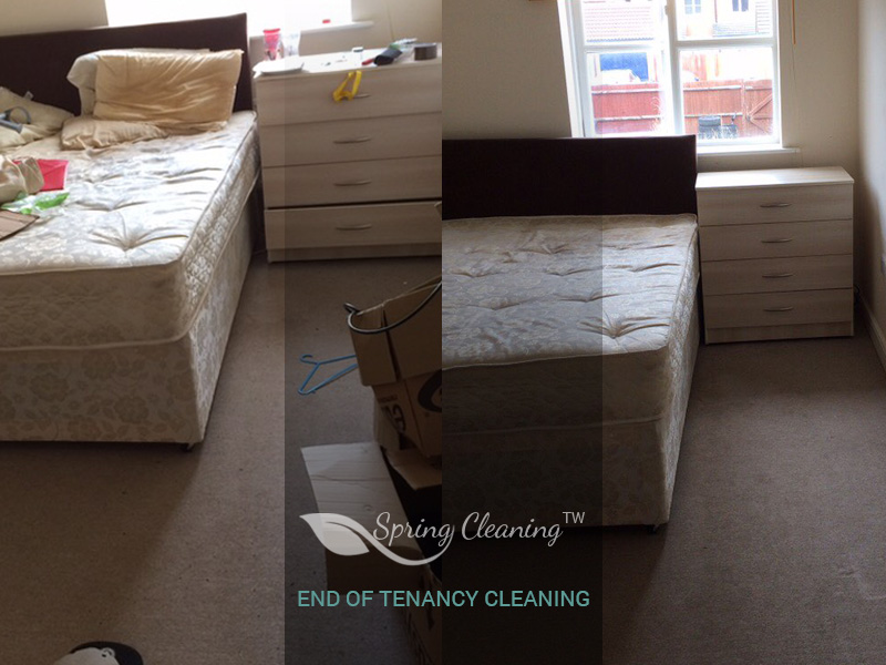 Clean bathroom after end of tenancy cleaning